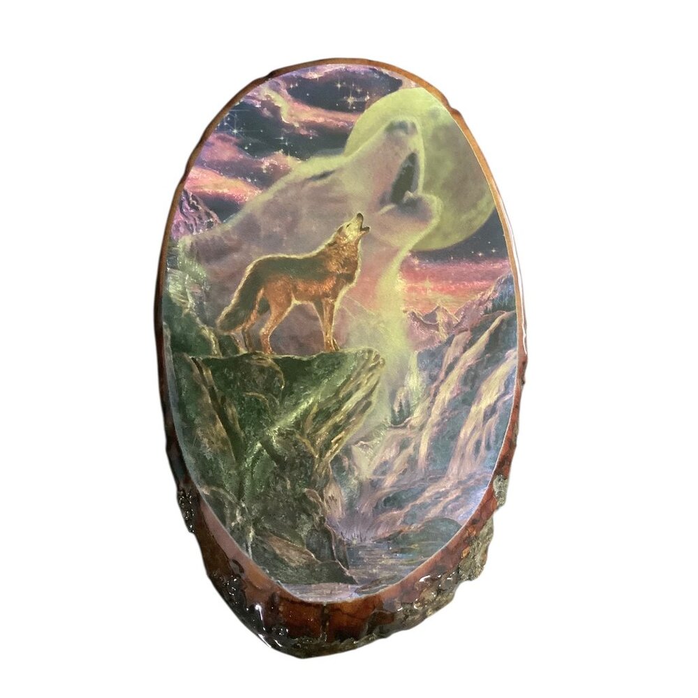 Vtg‎ Wolf Howling At The Moon Glossy Wooden Plaque Tennessee 6”x9.5” Wall Decor